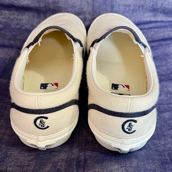 Vans Cubs Classic Slip On Wool Shoes - Picture 8 of 11